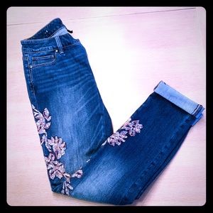 Floral embroidered jeans